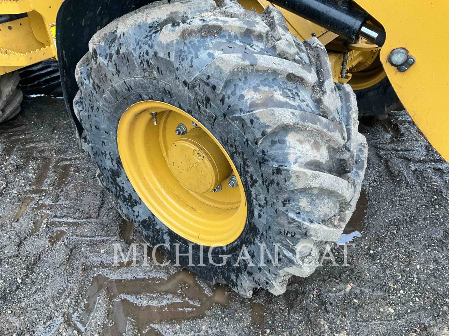 2020 Caterpillar 908M AR Wheel Loader