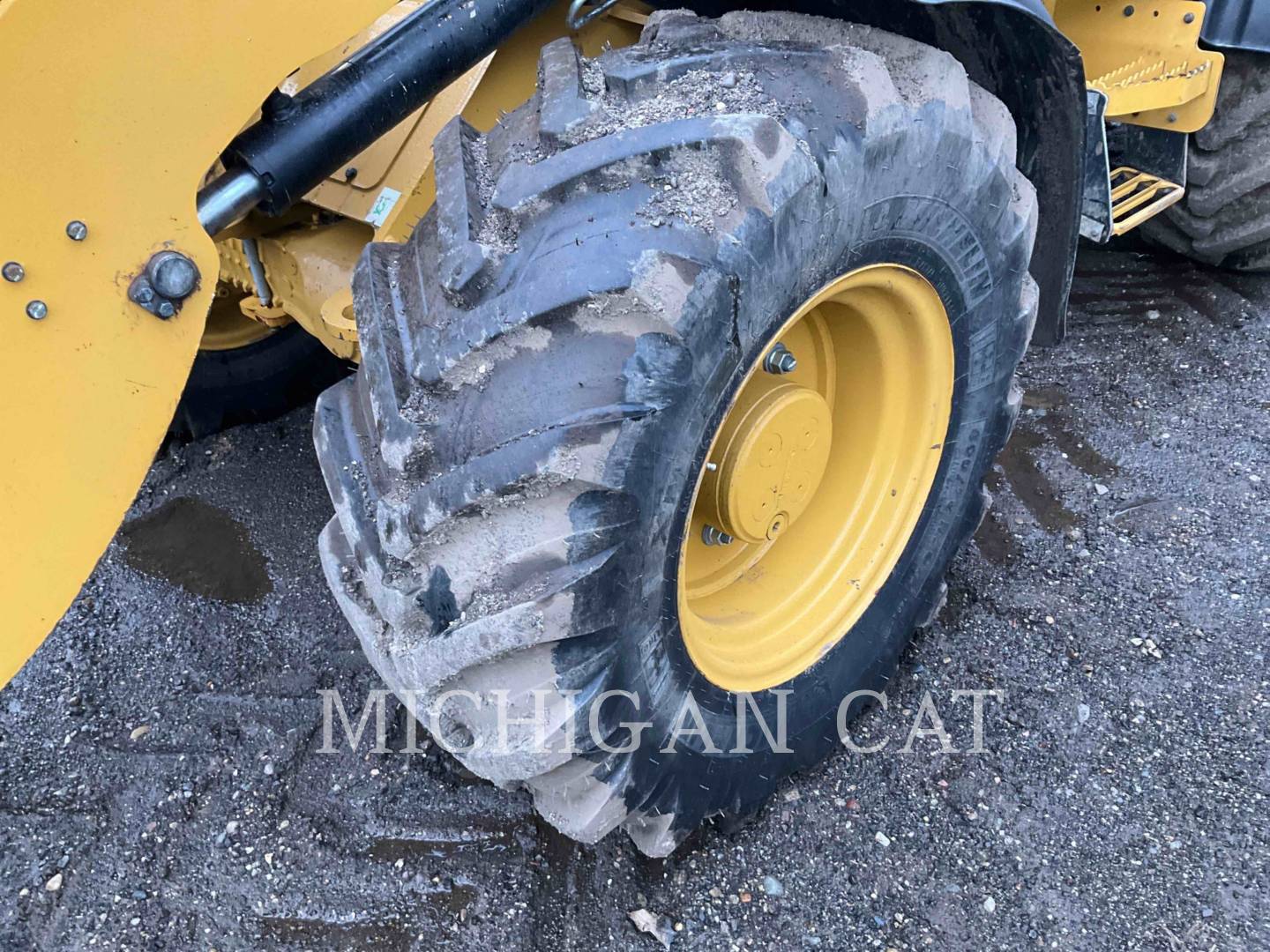 2020 Caterpillar 908M AR Wheel Loader