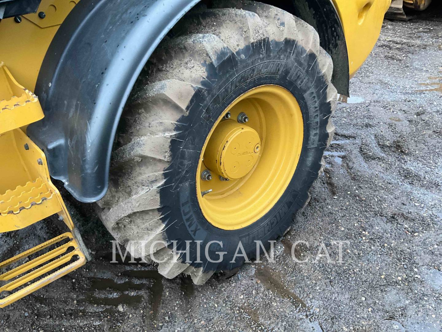 2020 Caterpillar 908M AR Wheel Loader