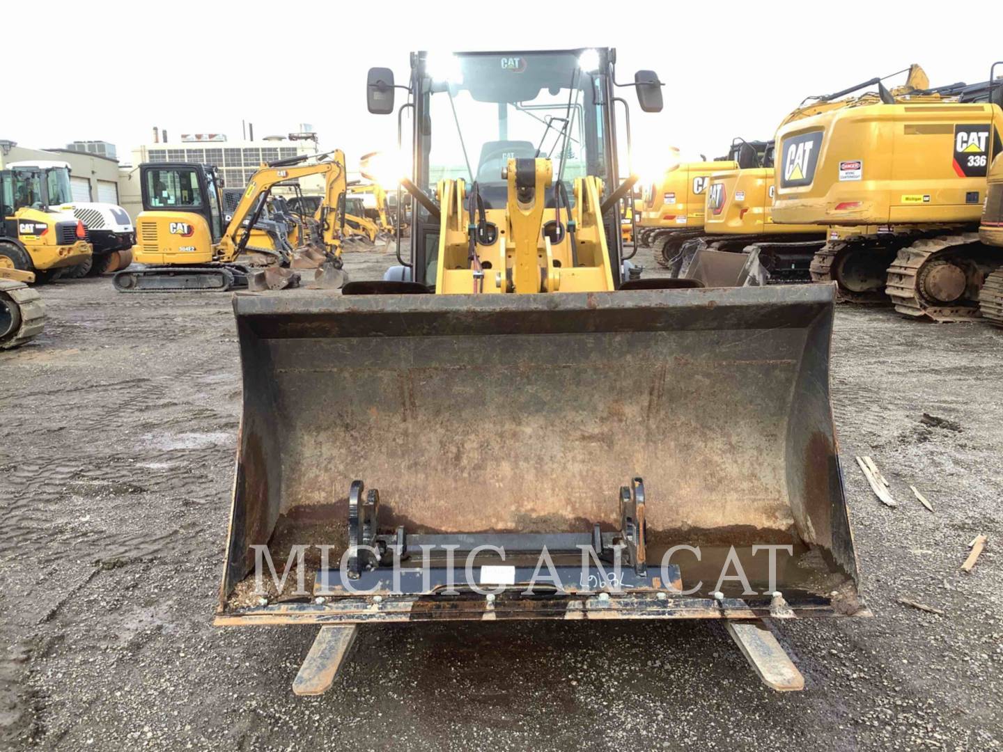 2021 Caterpillar 906M A Wheel Loader