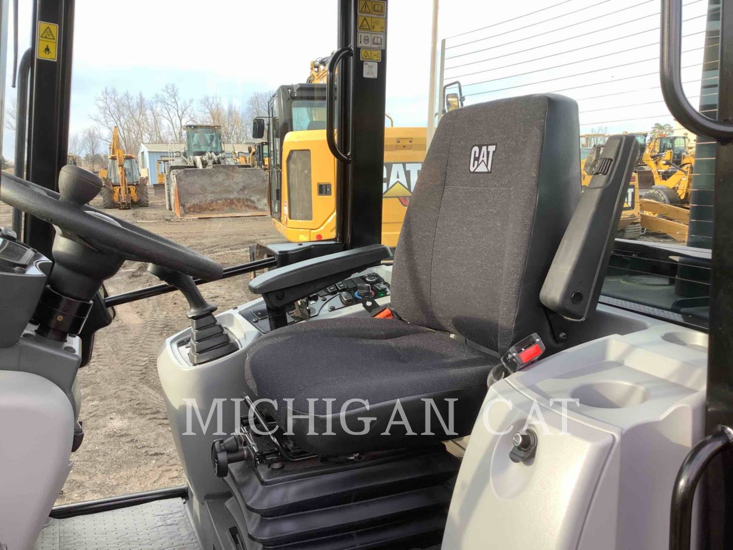 2021 Caterpillar 906M A Wheel Loader