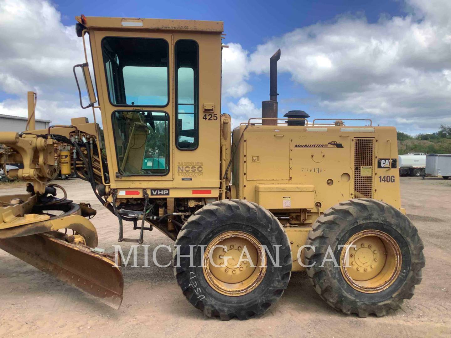 1990 Caterpillar 140G Grader - Road