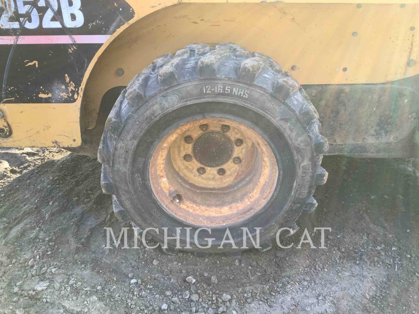 2005 Caterpillar 252B + Skid Steer Loader