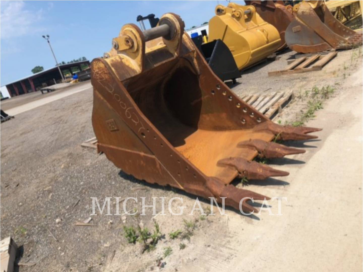 2016 Caterpillar TB 42" SDRBKT Bucket