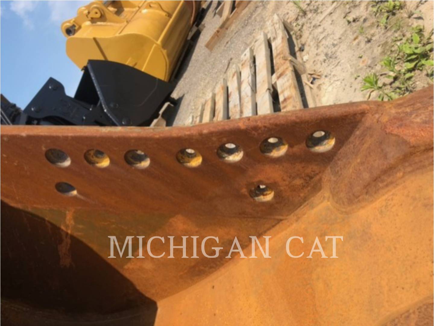 2016 Caterpillar TB 42" SDRBKT Bucket