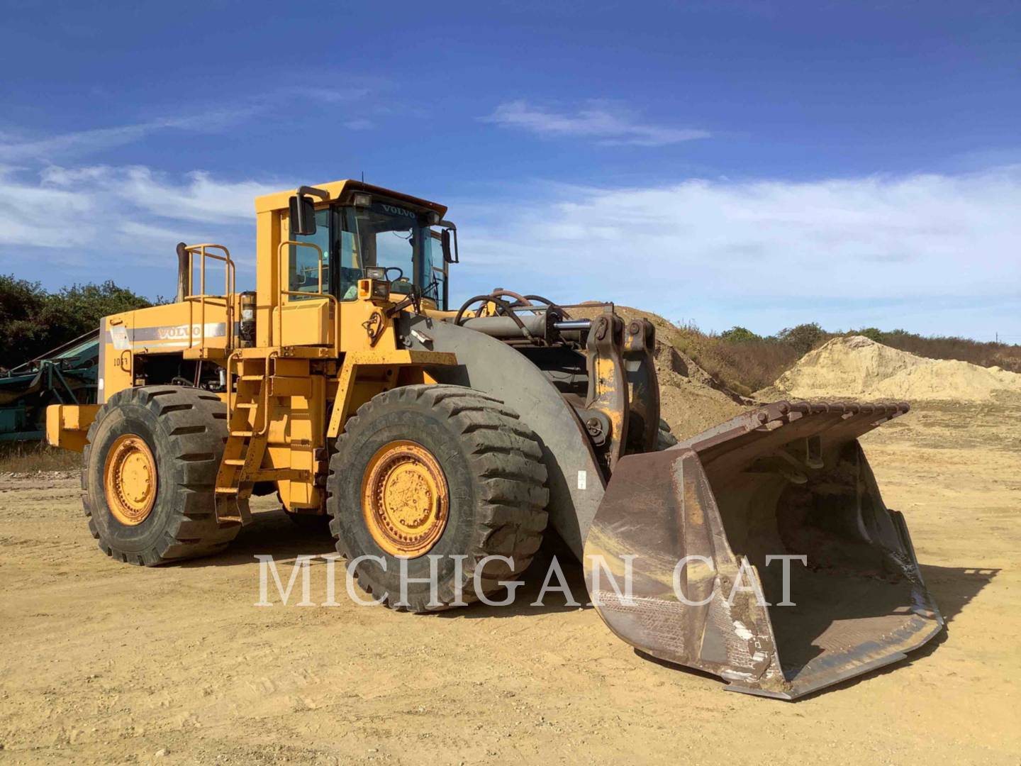 1997 Volvo L330C Wheel Loader