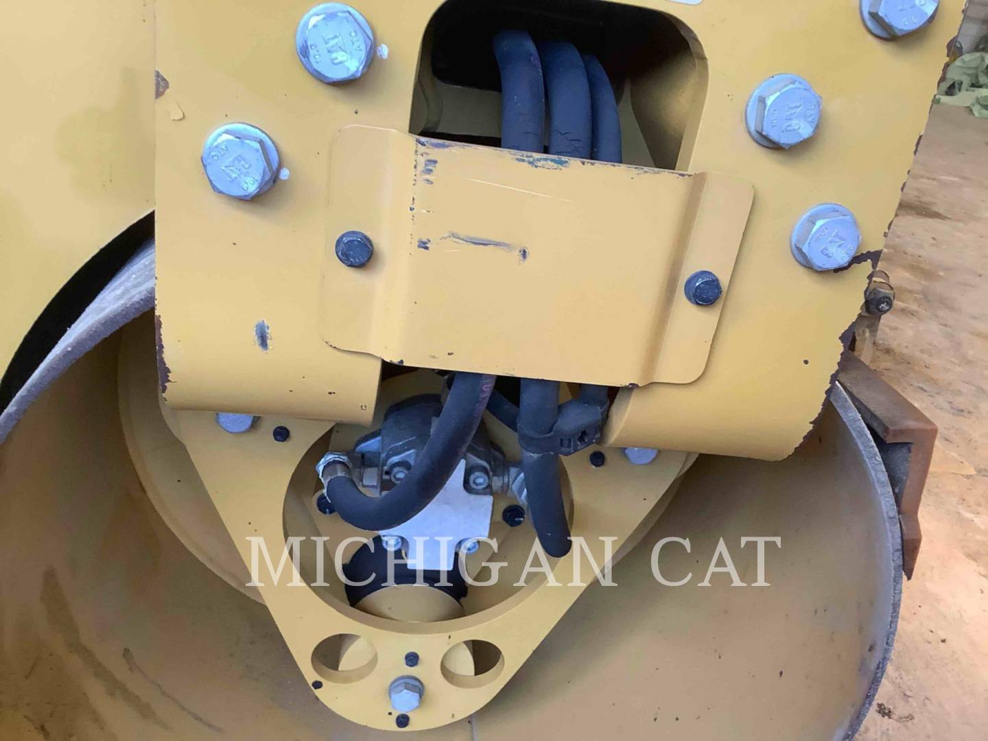 2018 Caterpillar CB1.8 Vibratory Single