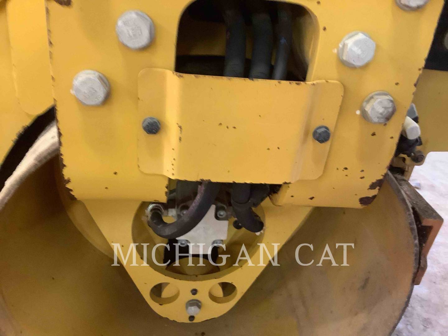 2018 Caterpillar CB1.8 Vibratory Single