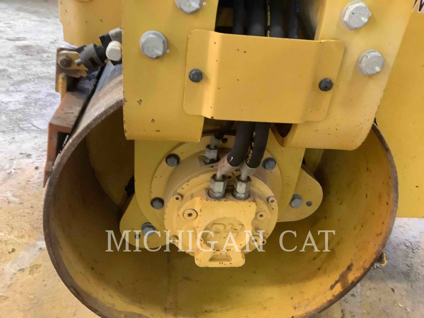 2018 Caterpillar CB1.8 Vibratory Single