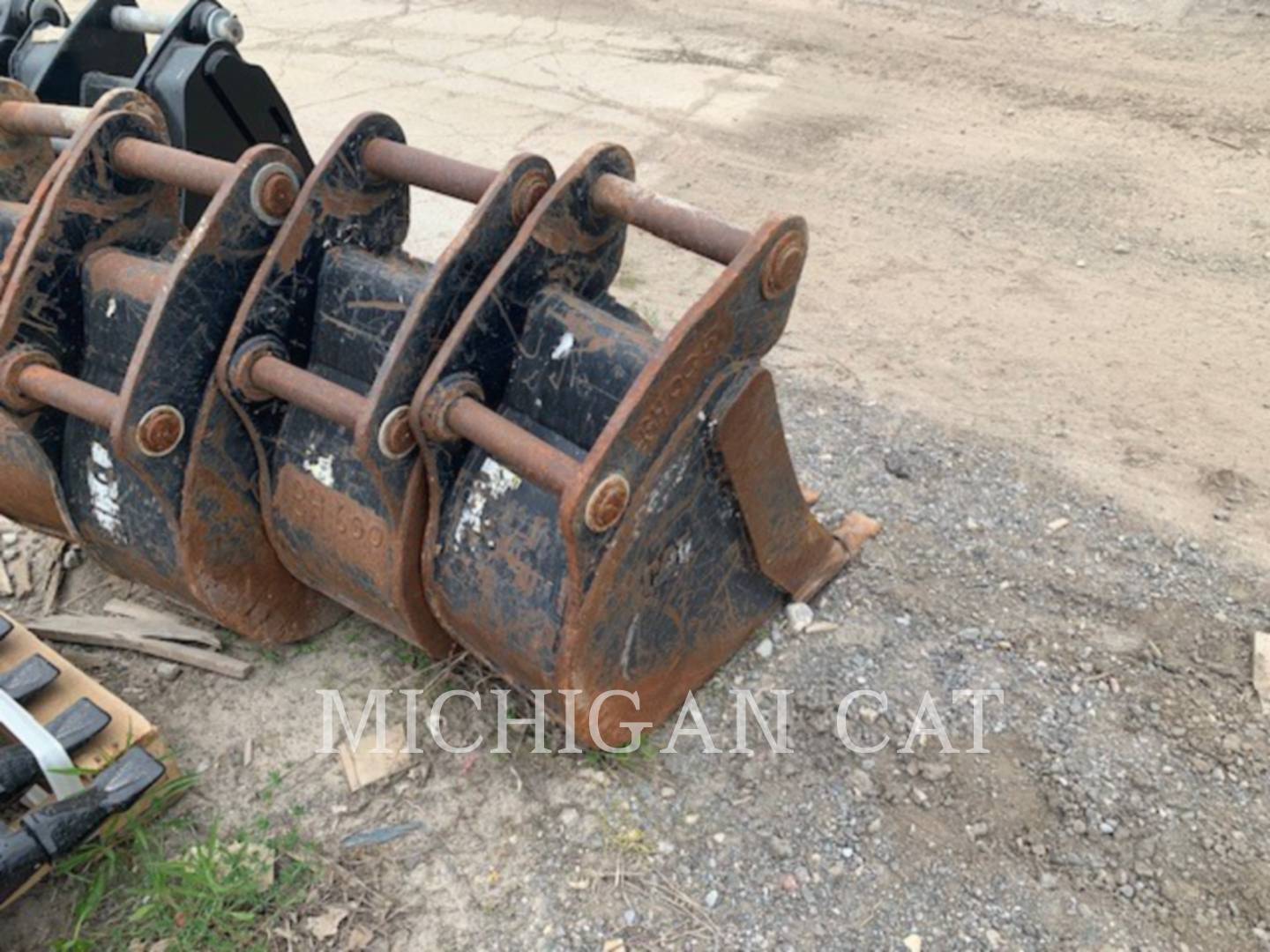 2018 Caterpillar BHL 12" HDBKT Bucket