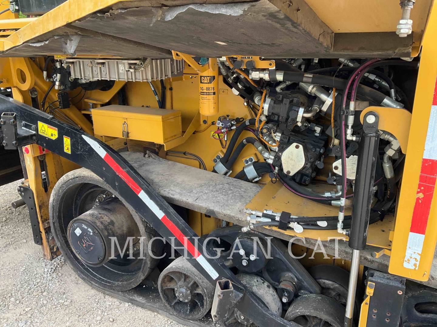 2017 Caterpillar AP1055F Paver