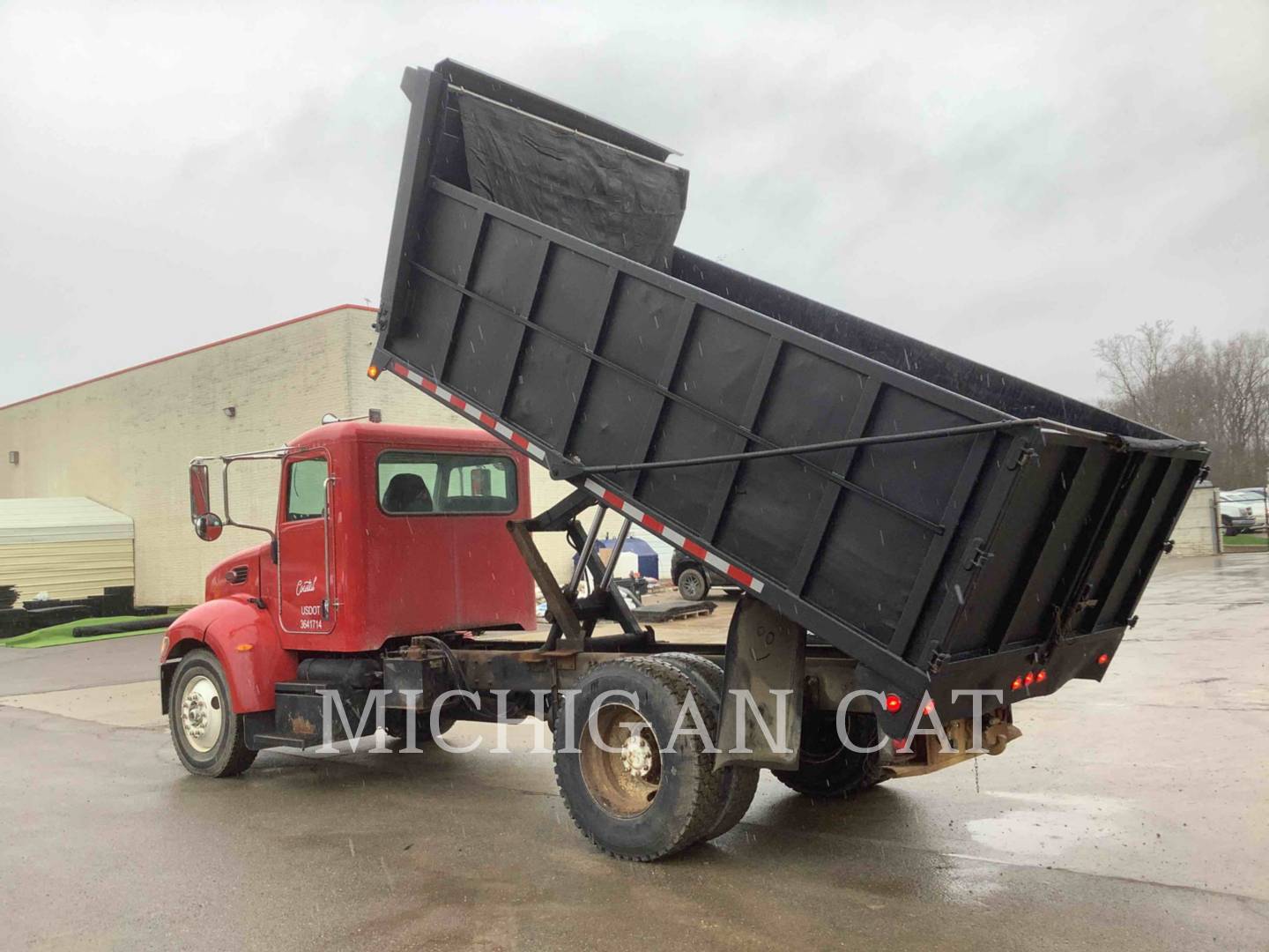 2006 Peterbilt DUMP TRUCK Truck