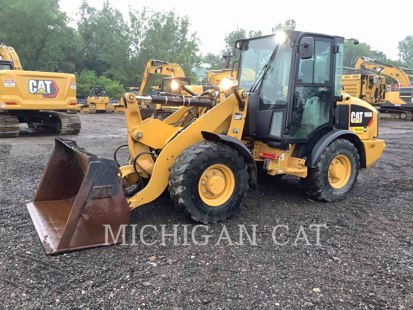 2017 Caterpillar 906M Wheel Loader