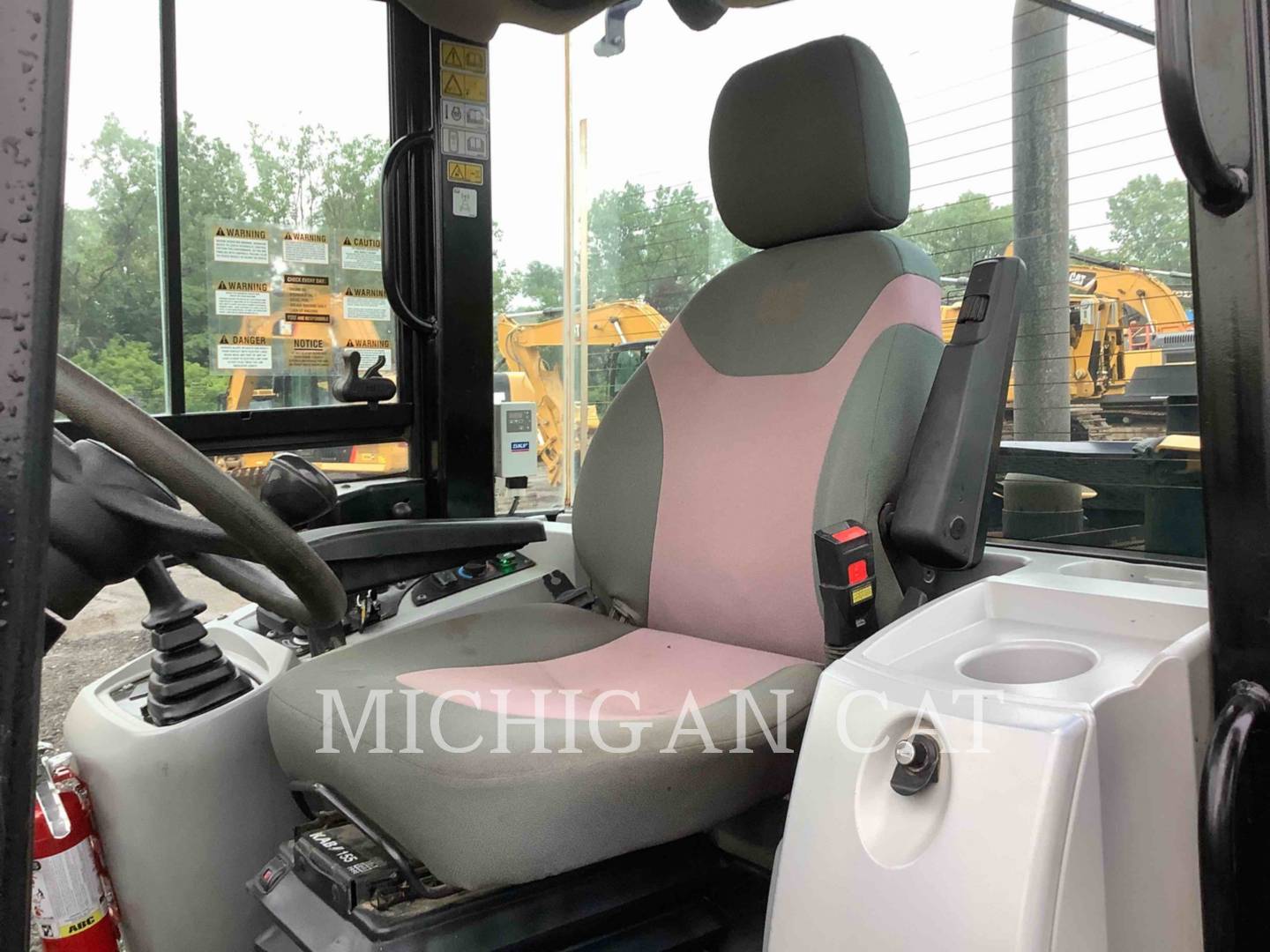 2017 Caterpillar 906M Wheel Loader