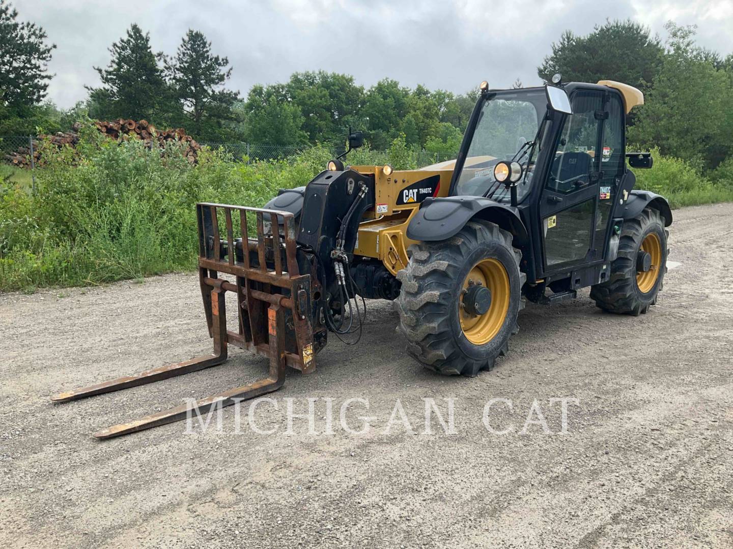 2013 Caterpillar TH407C TeleHandler