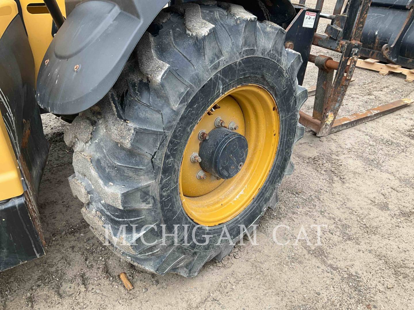 2013 Caterpillar TH407C TeleHandler