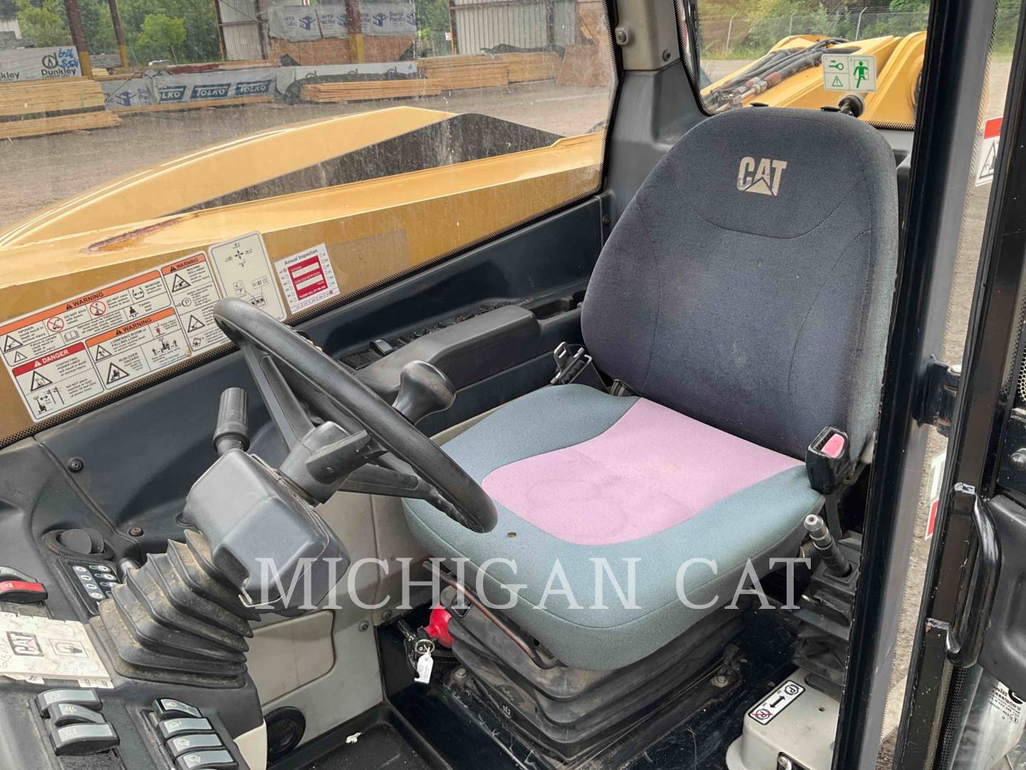 2013 Caterpillar TH407C TeleHandler