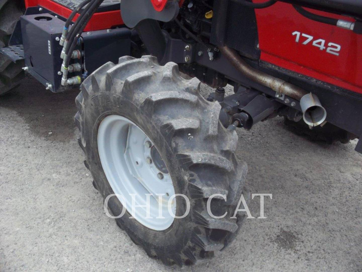 2014 Massey Ferguson MF1742L Tractor