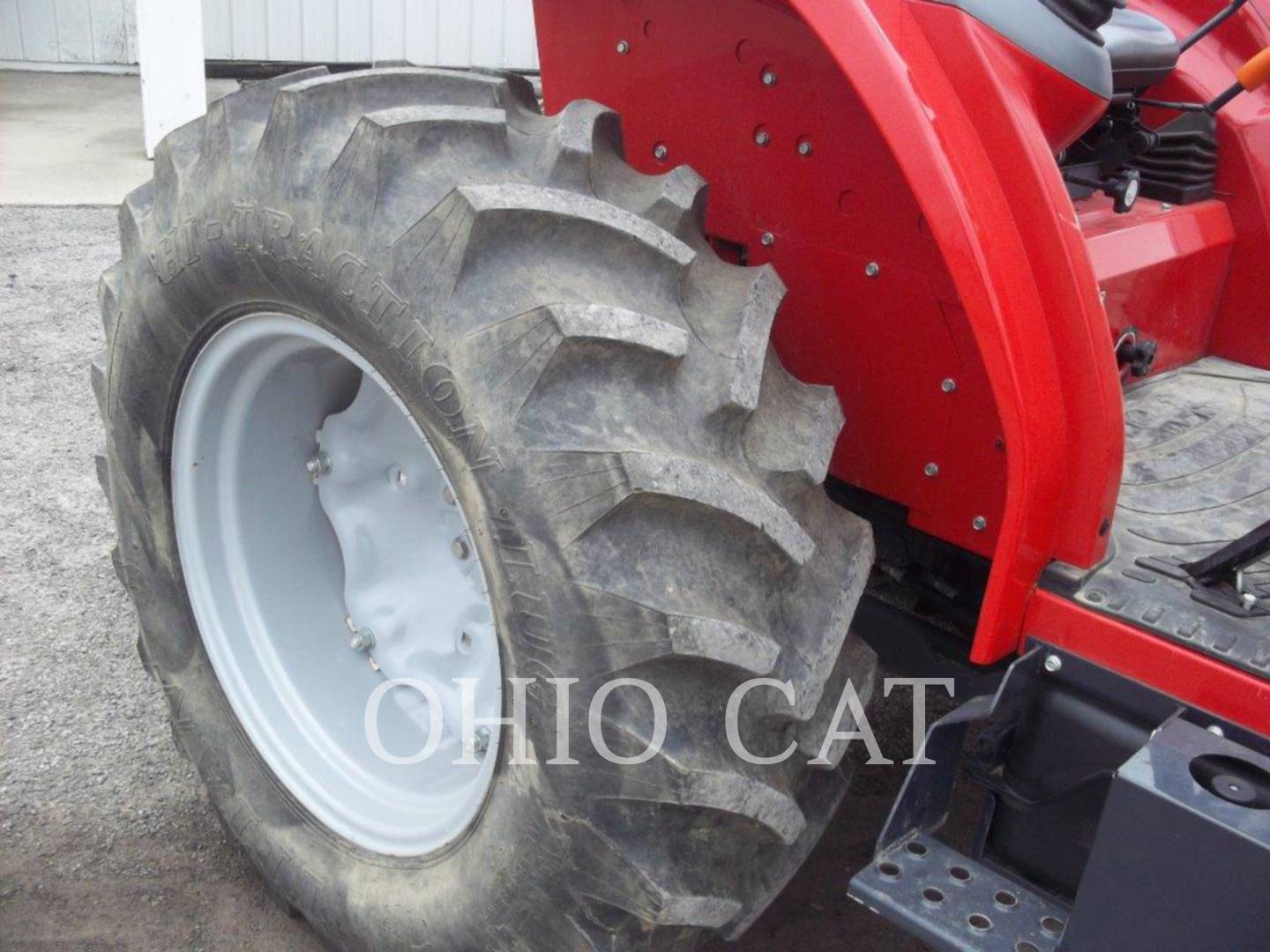 2014 Massey Ferguson MF1742L Tractor