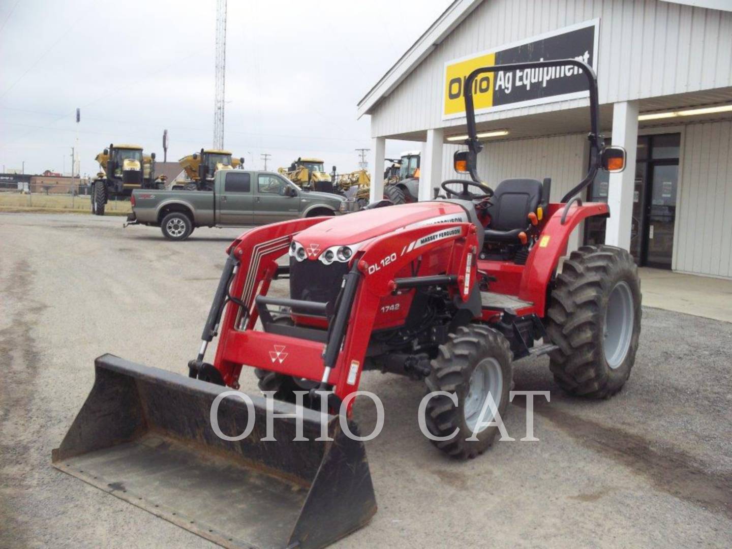 2014 Massey Ferguson MF1742L Tractor