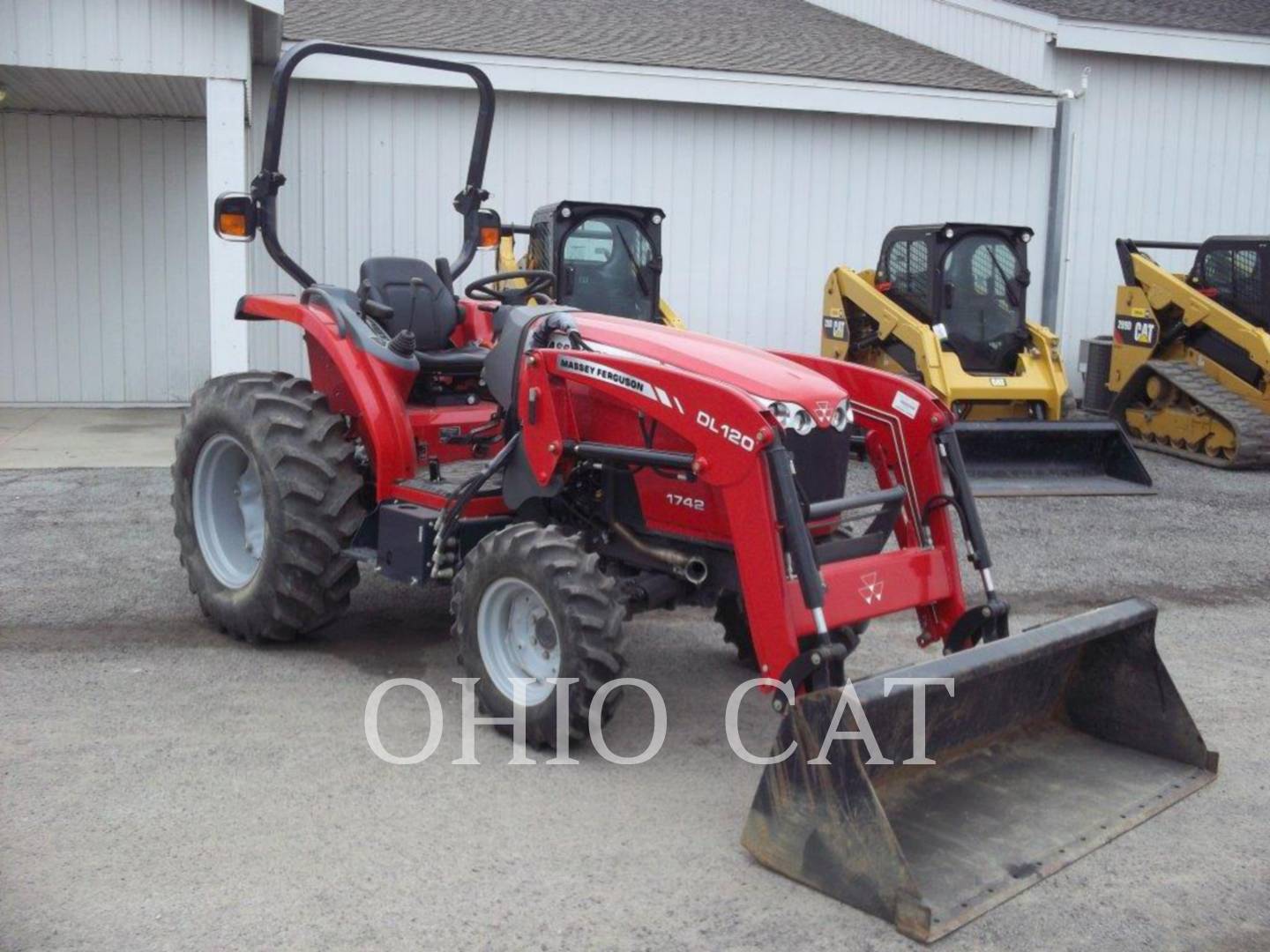 2014 Massey Ferguson MF1742L Tractor