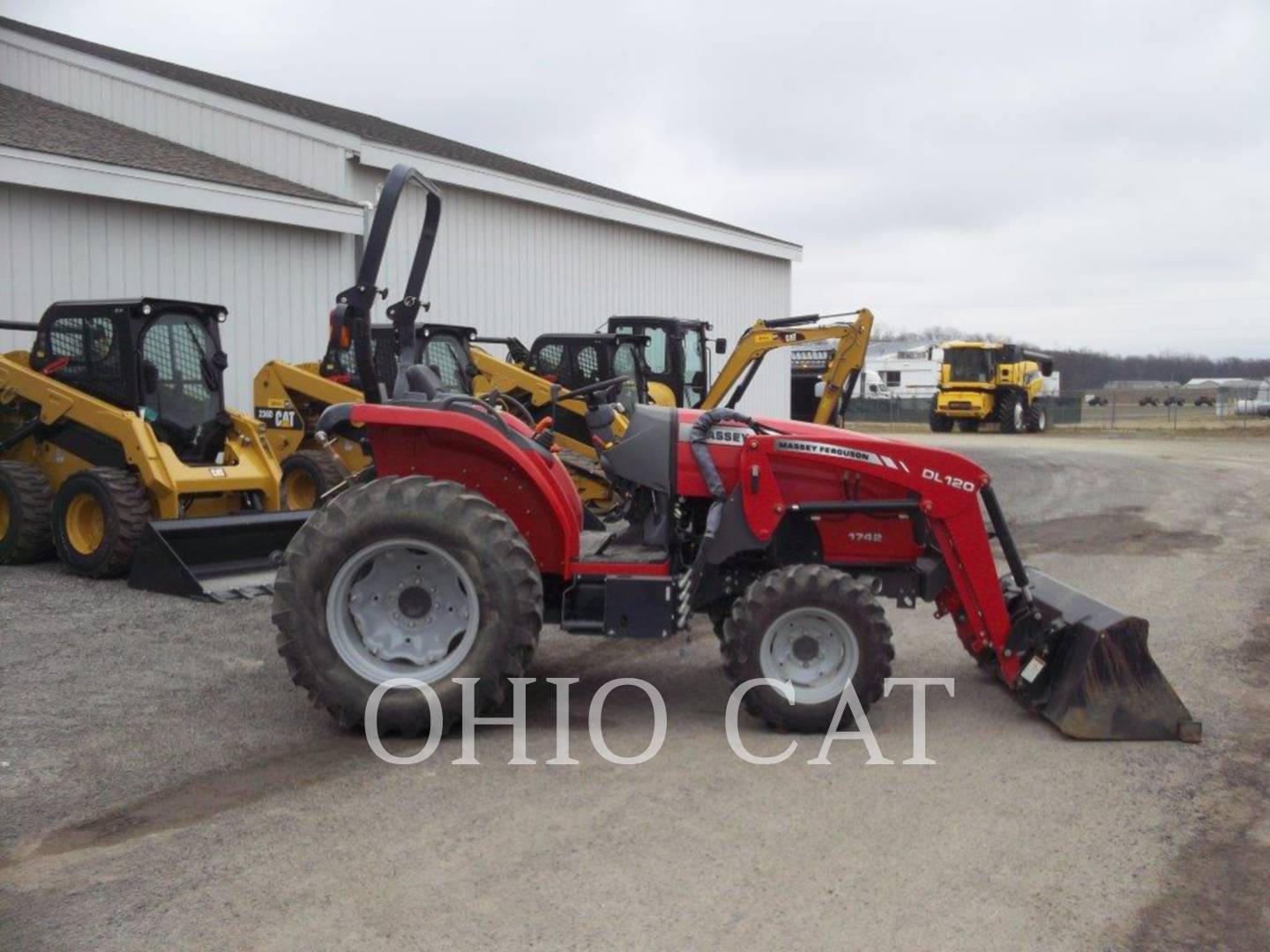 2014 Massey Ferguson MF1742L Tractor