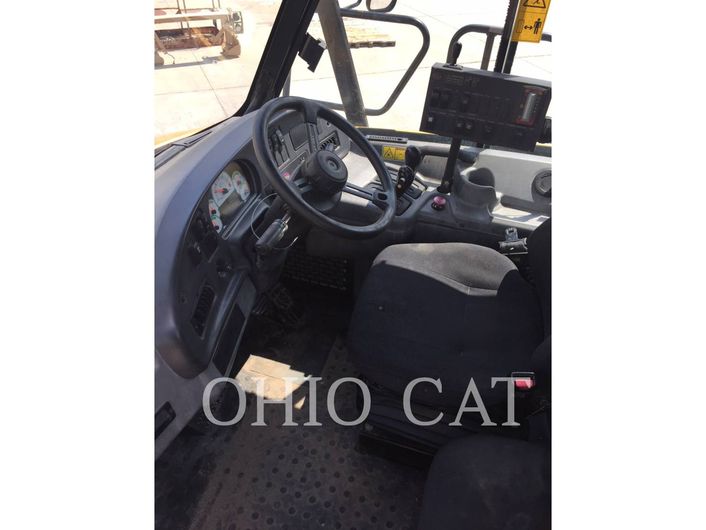 2012 Caterpillar 725 WT Articulated Truck