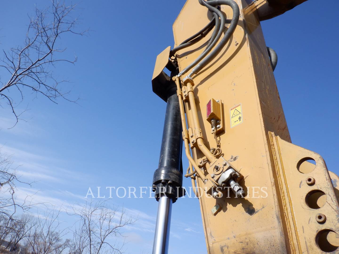 2015 Caterpillar 329FL Excavator