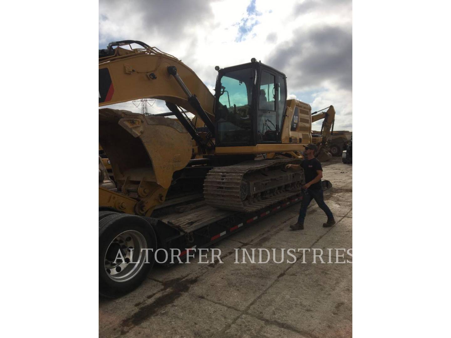 2018 Caterpillar 323-07 Excavator