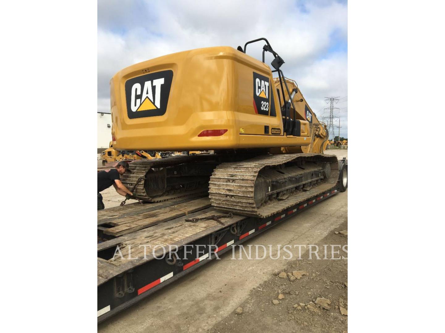 2018 Caterpillar 323-07 Excavator