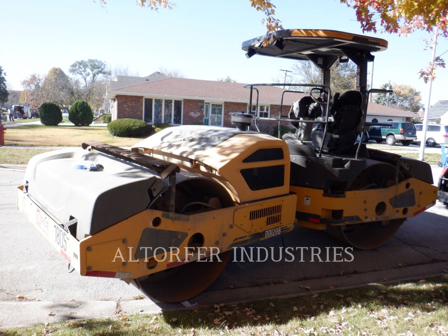 2015 Volvo DD120B Vibratory Double