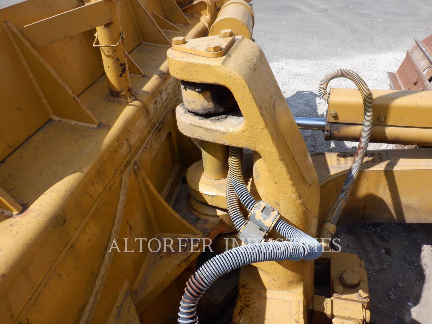 1998 Caterpillar D6M Dozer