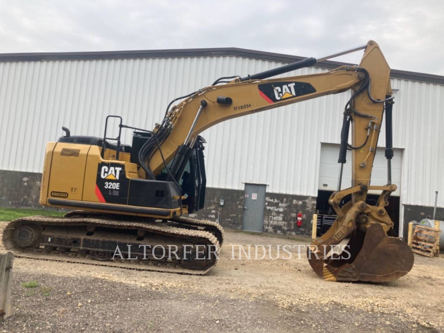 2015 Caterpillar 320EL RRTH Excavator