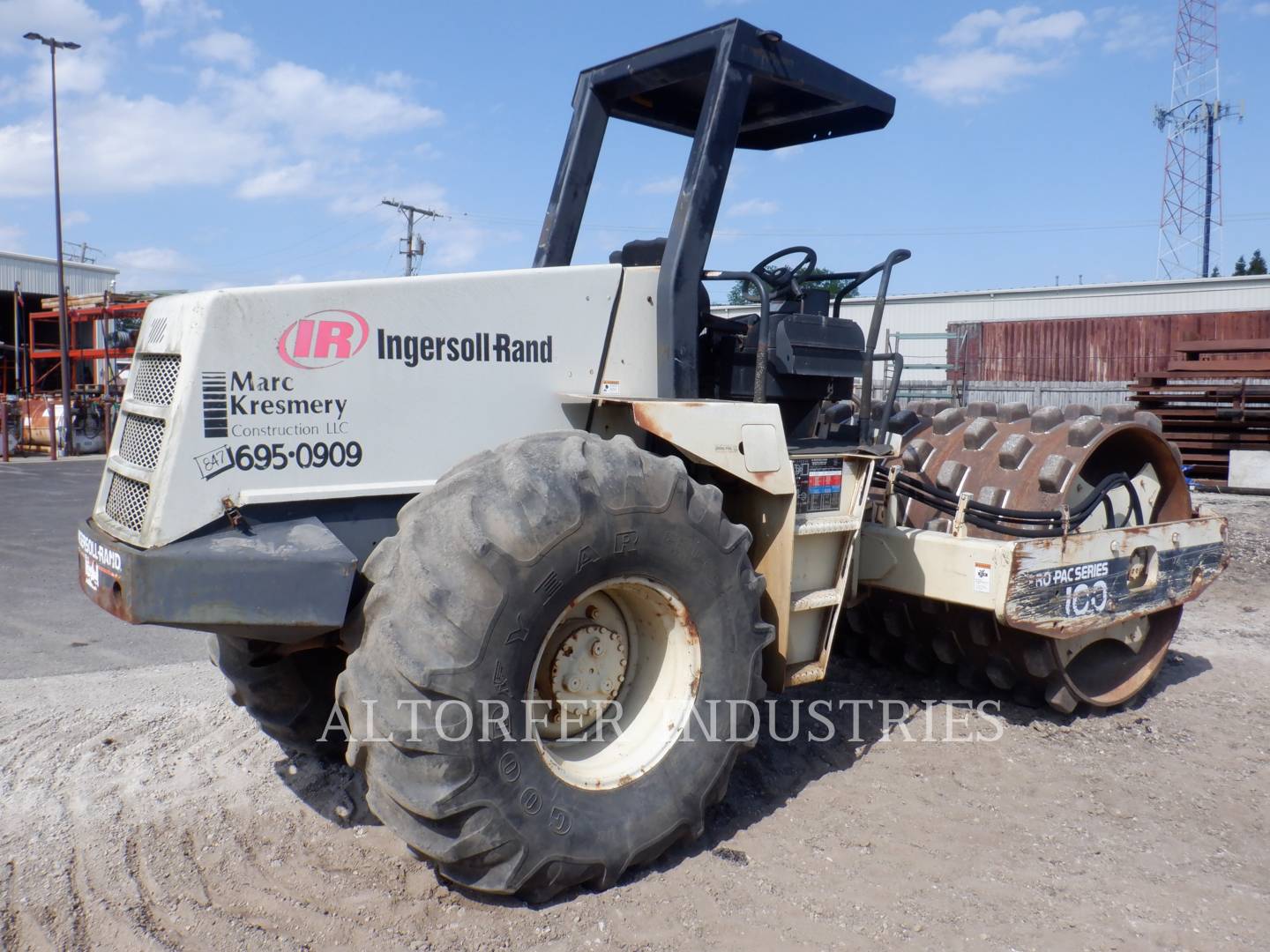 1997 Ingersoll-Rand SD100F Compactor