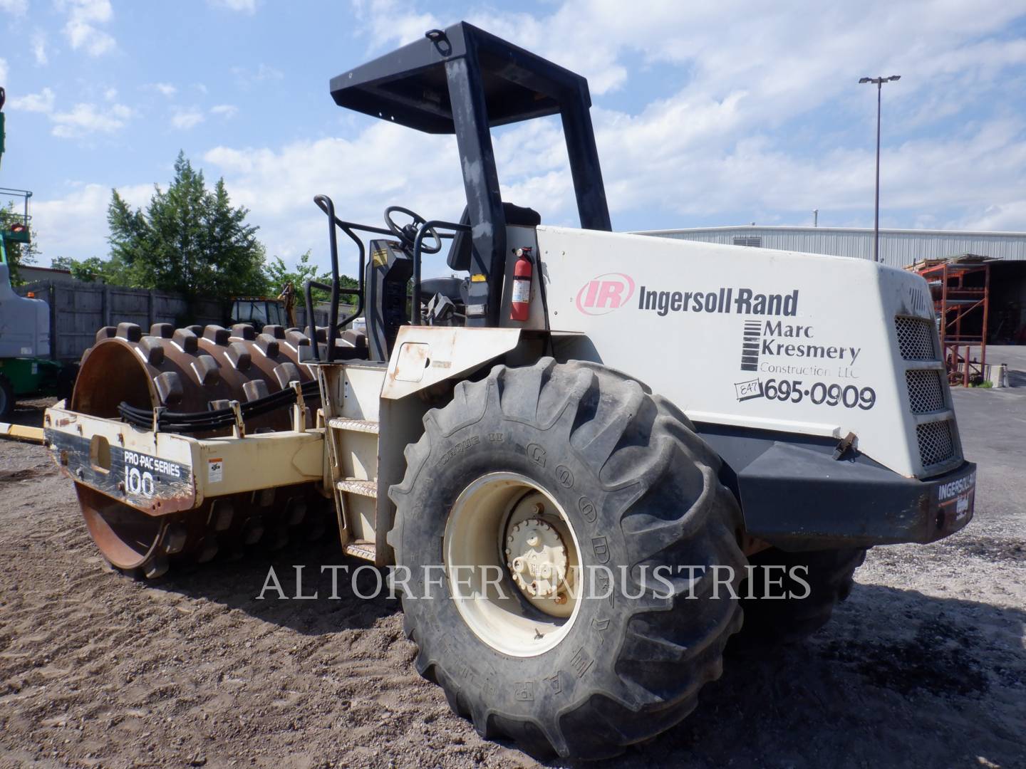 1997 Ingersoll-Rand SD100F Compactor