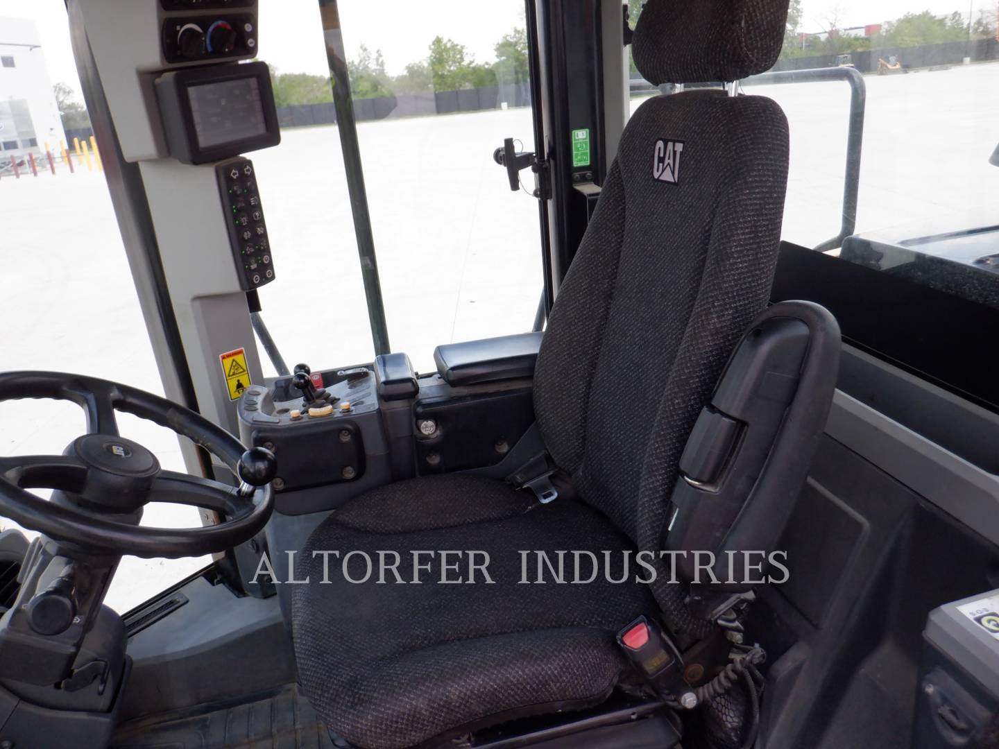 2015 Caterpillar 950M Wheel Loader