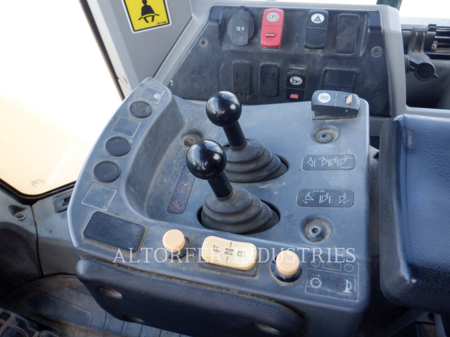 2015 Caterpillar 950M Wheel Loader