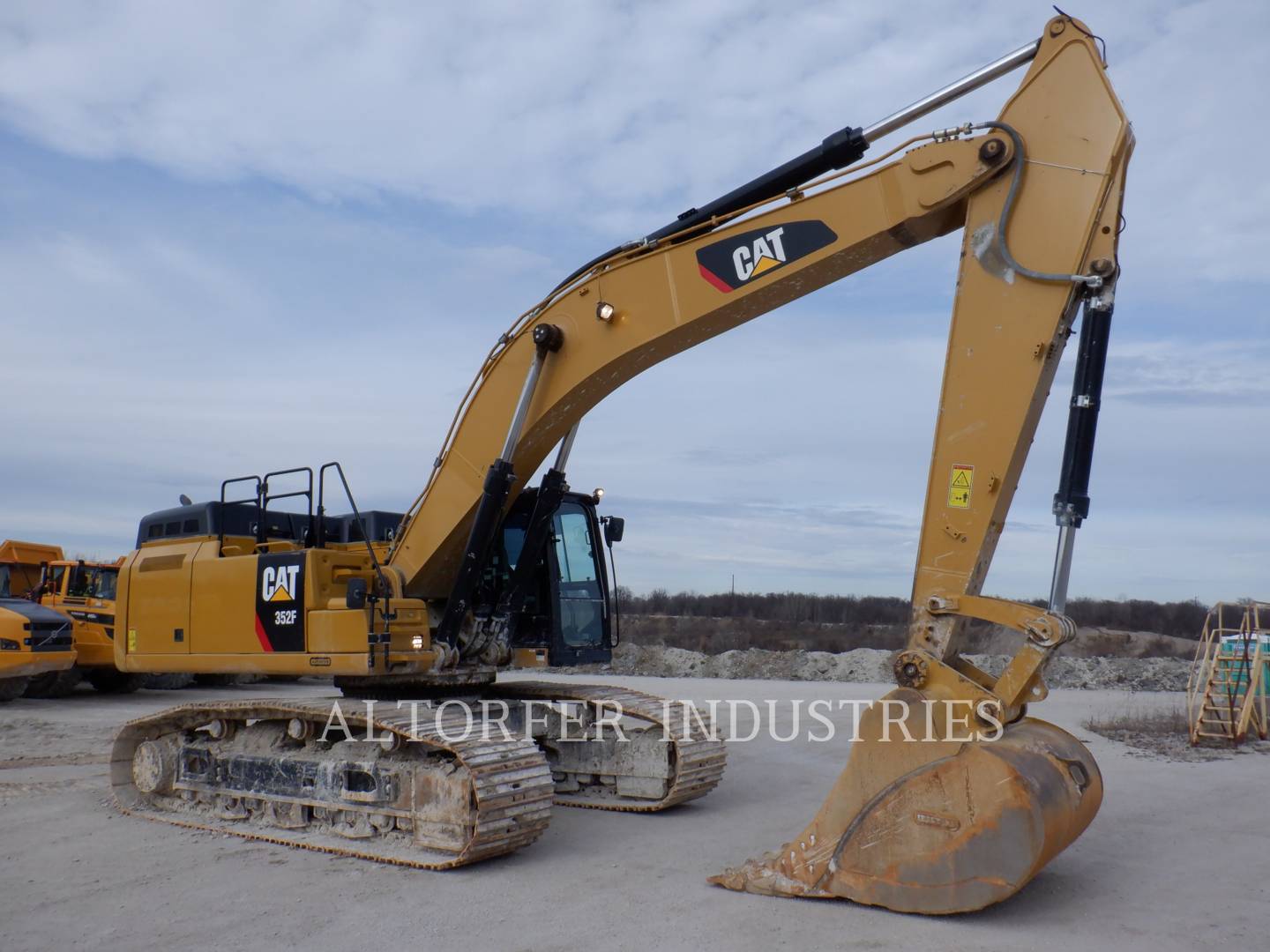 2019 Caterpillar 352F Excavator