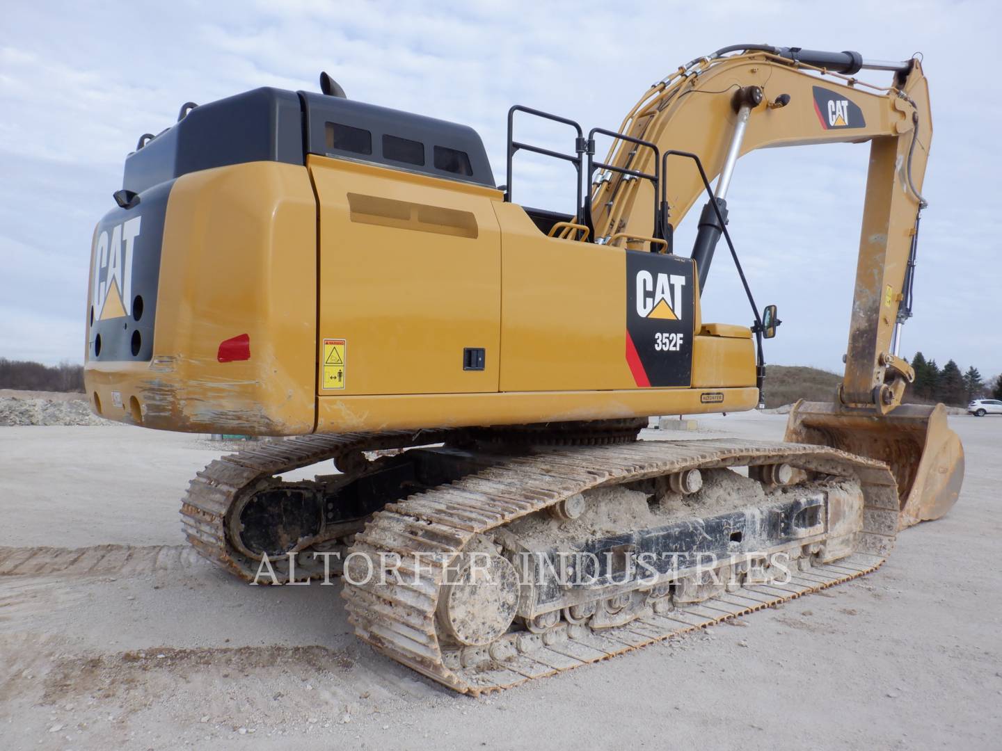 2019 Caterpillar 352F Excavator