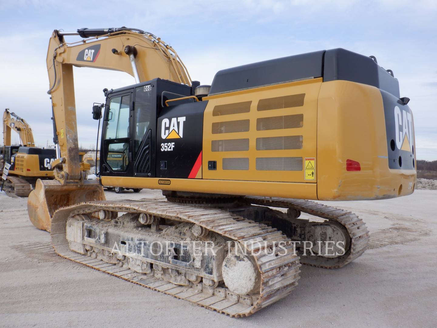 2019 Caterpillar 352F Excavator