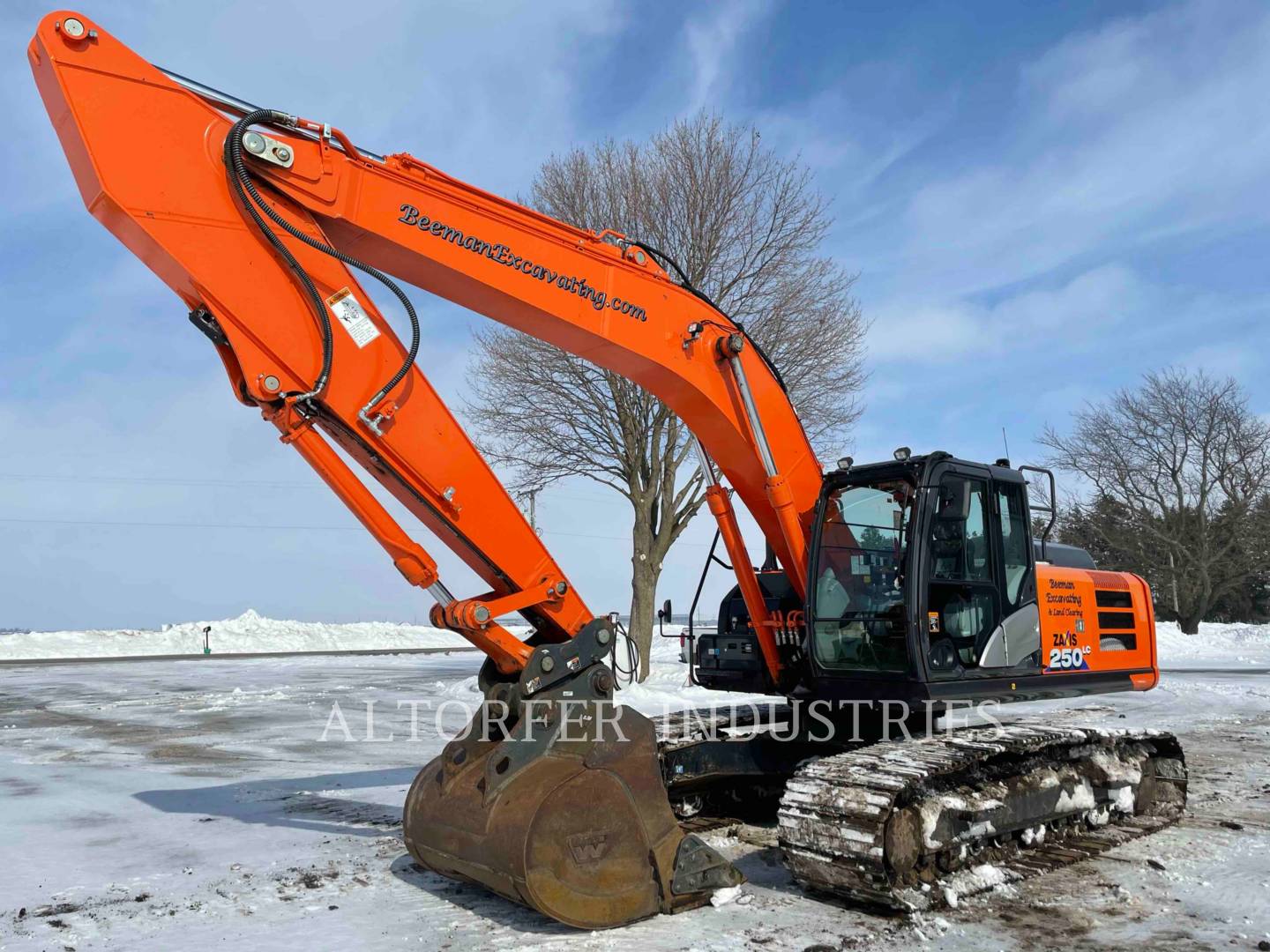 2019 Hitachi ZX250LC-6N Excavator