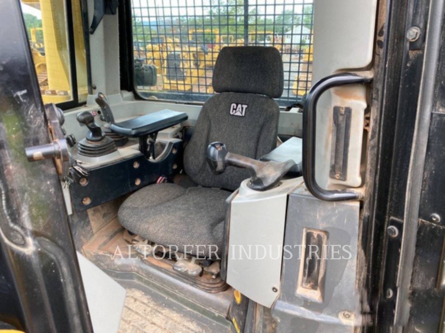 2013 Caterpillar D8T W Dozer