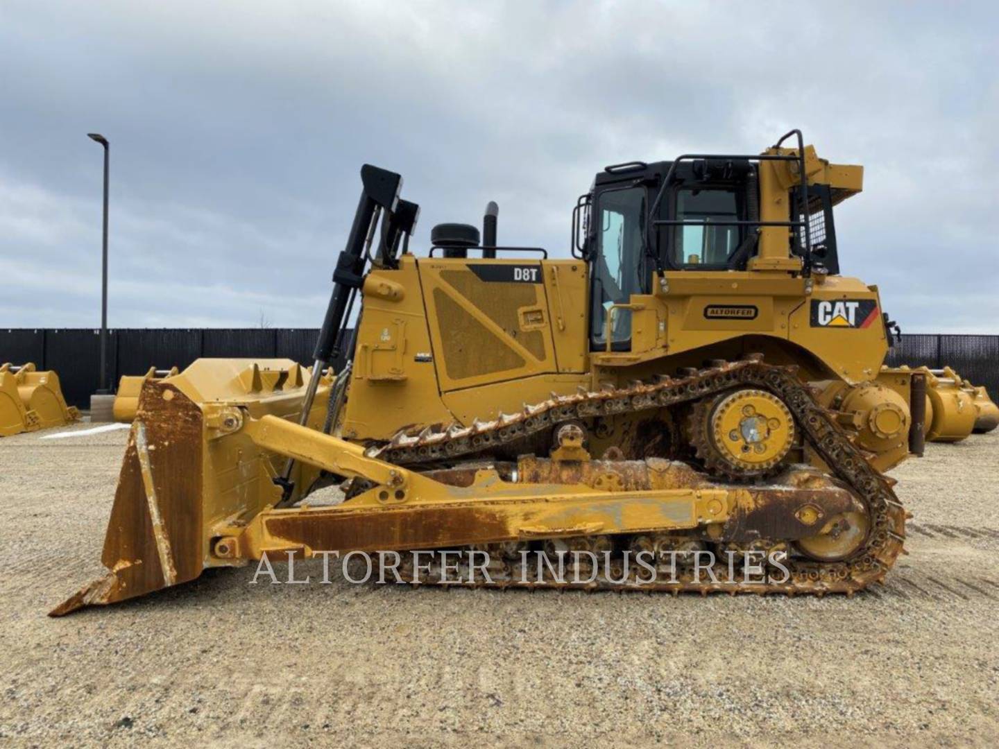 2011 Caterpillar D8T W Dozer