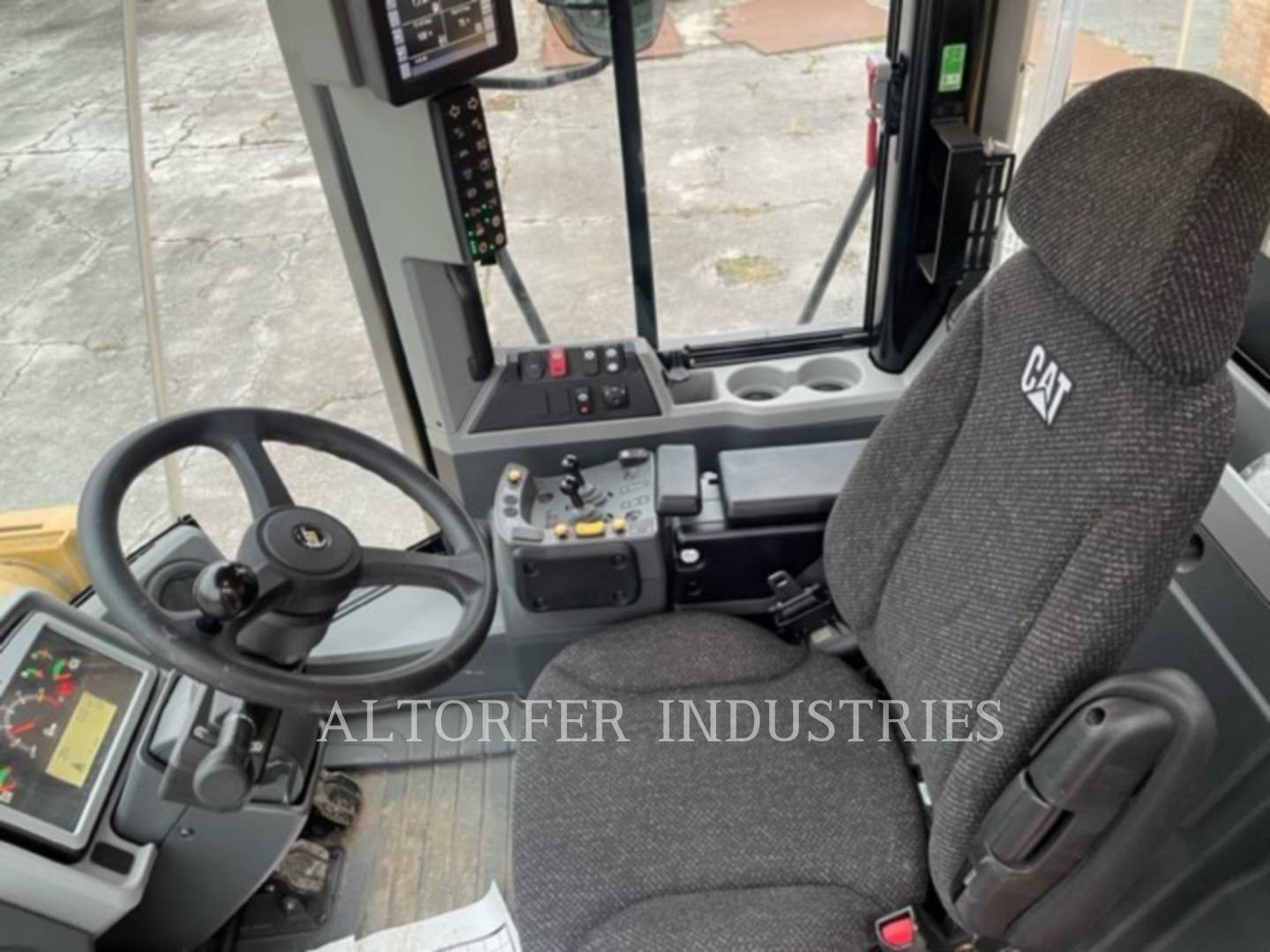 2016 Caterpillar 950M Wheel Loader