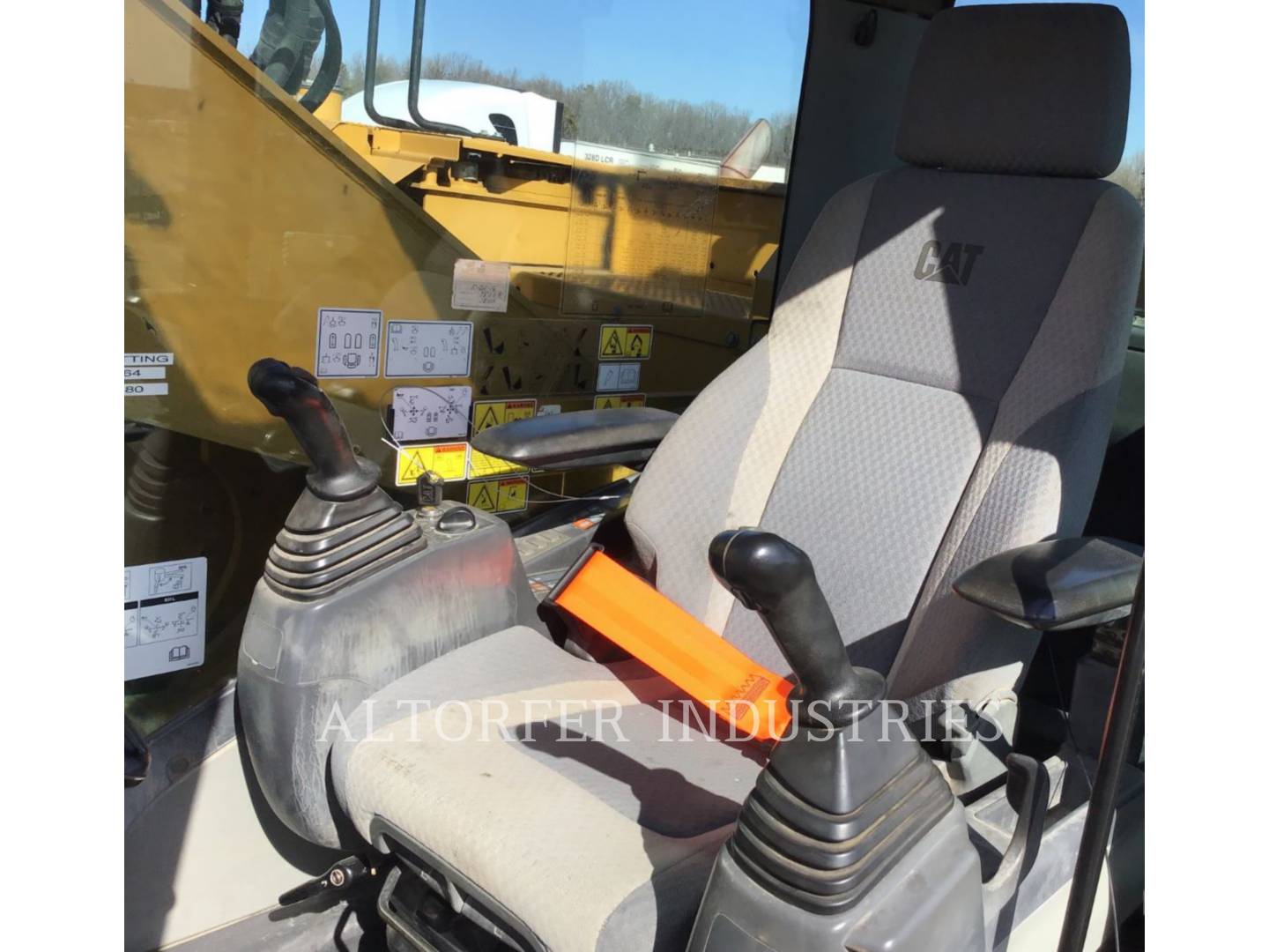 2014 Caterpillar 328DL CR Excavator