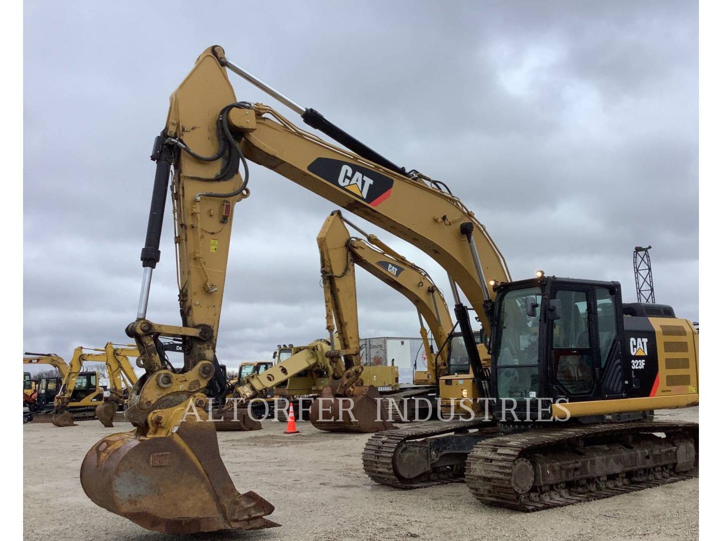 2015 Caterpillar 323FL Excavator