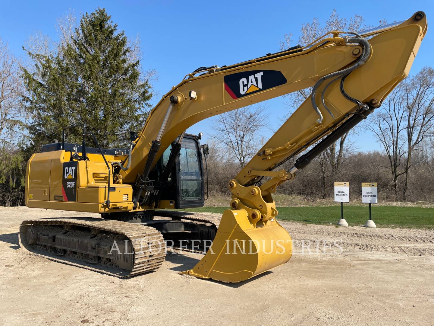 2016 Caterpillar 320FL Excavator