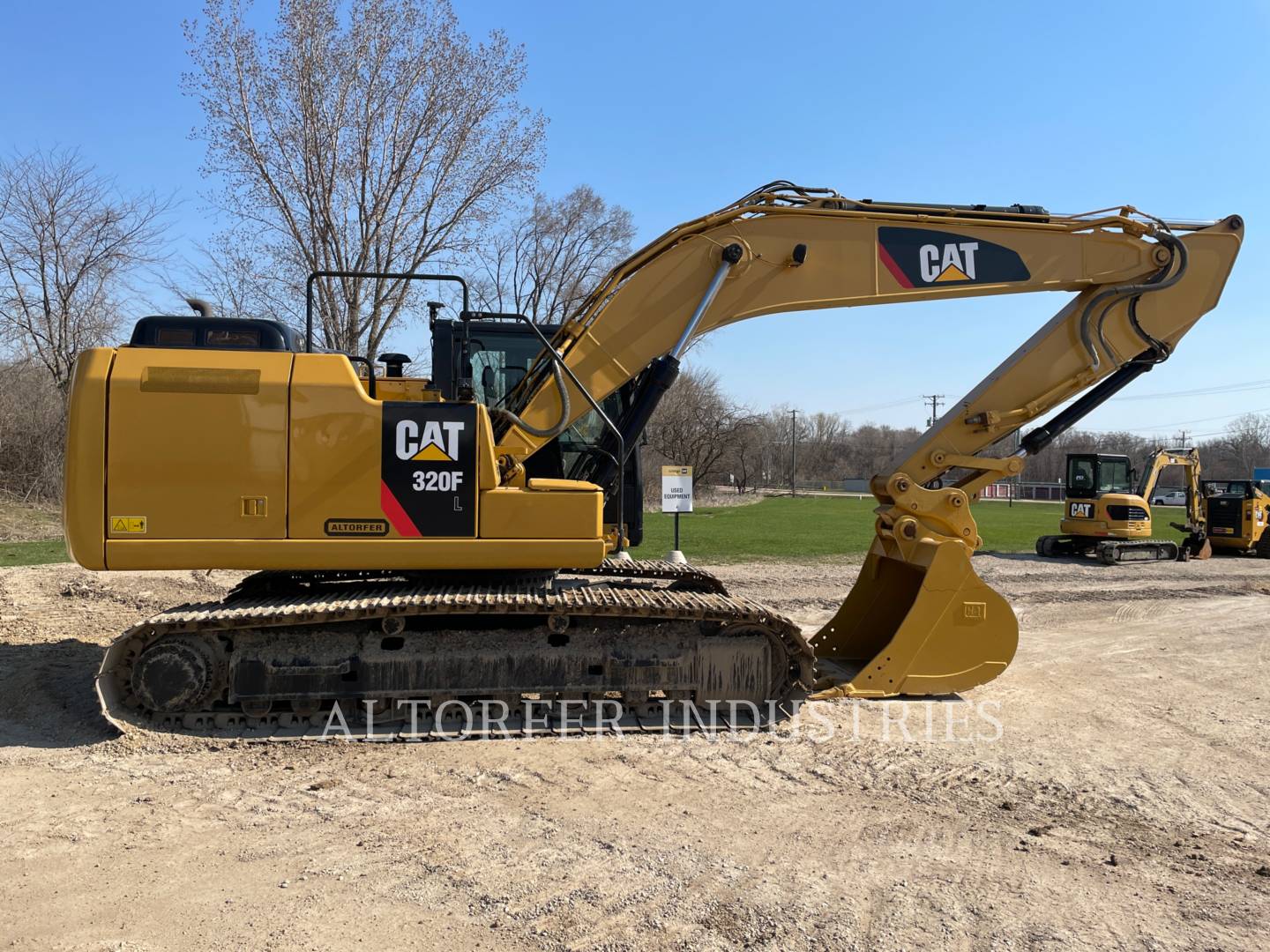 2016 Caterpillar 320FL Excavator