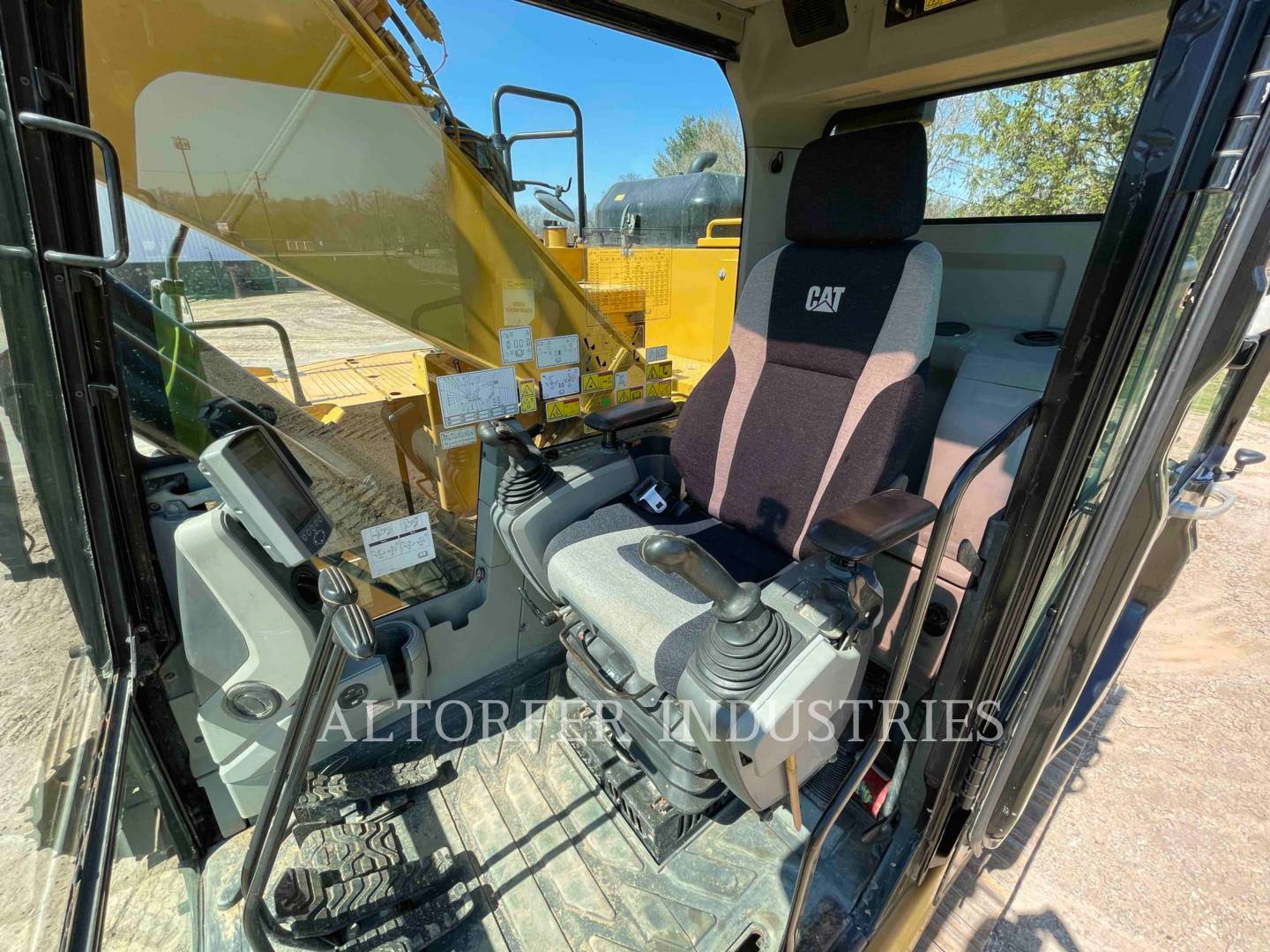 2016 Caterpillar 325FL CR Excavator