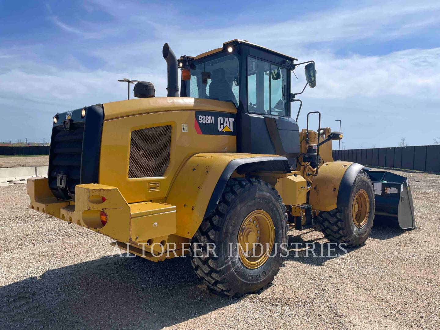 2017 Caterpillar 938M Tractor